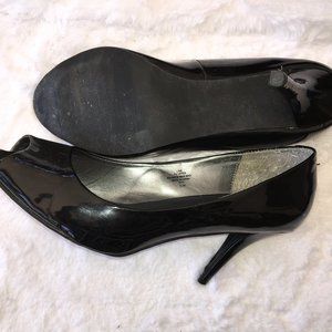 Black Patent PU Leather Peep-Toe Pumps in Size 12W